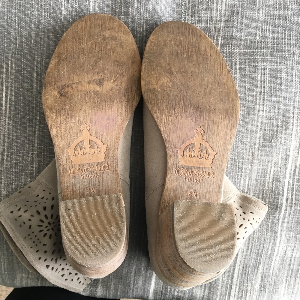 Host Pick! π· Crown Vintage Suede Boots - Picture 2 of 5